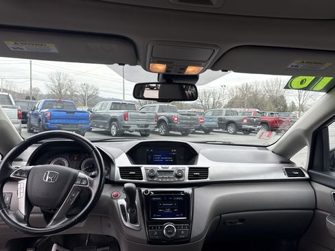 Used 2016 Honda Odyssey Touring image 16
