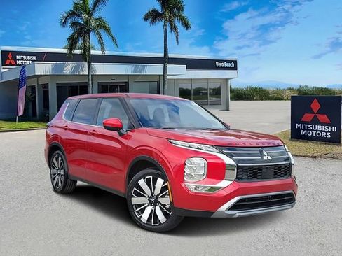 New 2026 Mitsubishi Outlander SE image 1