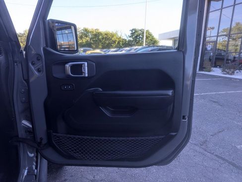Used 2019 Jeep Wrangler Unlimited Rubicon AWD/4WD image 30