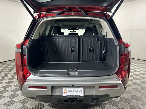 Used 2024 Nissan Pathfinder Platinum w/ Cargo Package AWD/4WD image 9
