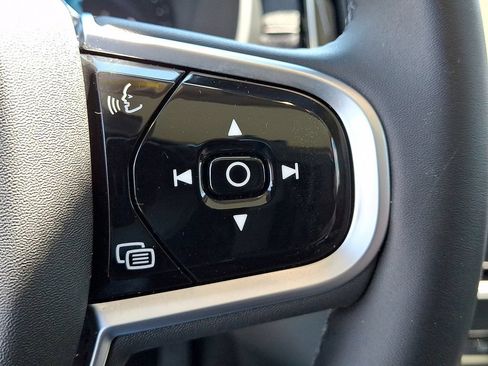 Certified 2025 Volvo XC90 B6 Plus AWD/4WD image 24