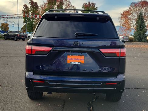 Used 2025 Toyota Sequoia Platinum image 13