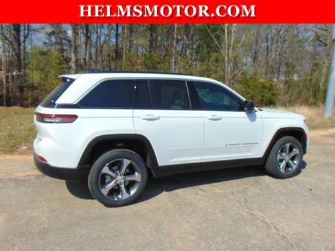 New 2026 Jeep Grand Cherokee Limited AWD/4WD image 16