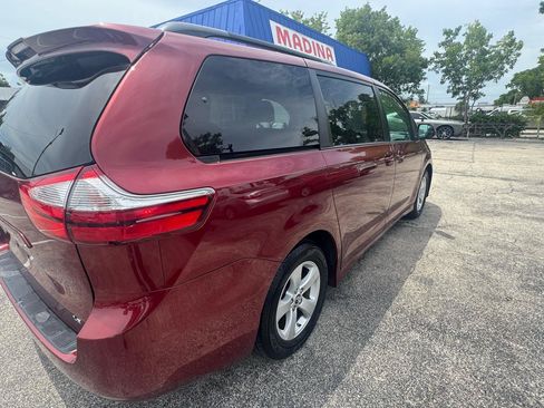 Used 2019 Toyota Sienna LE FWD image 5
