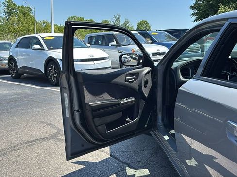Used 2019 Dodge Charger SXT w/ Blacktop Package RWD image 11