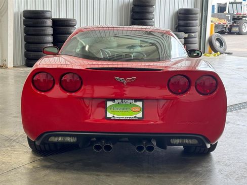 Used 2005 Chevrolet Corvette Coupe w/ 2LT w/ Preferred Equipment Group RWD image 26