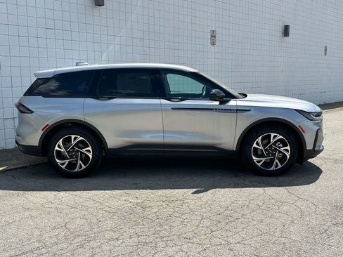 New 2026 Lincoln Nautilus Premier w/ Equipment Group 102A AWD/4WD image 4