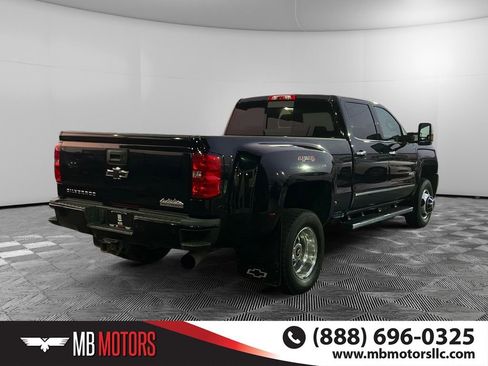 Used 2019 Chevrolet Silverado 3500 High Country image 3