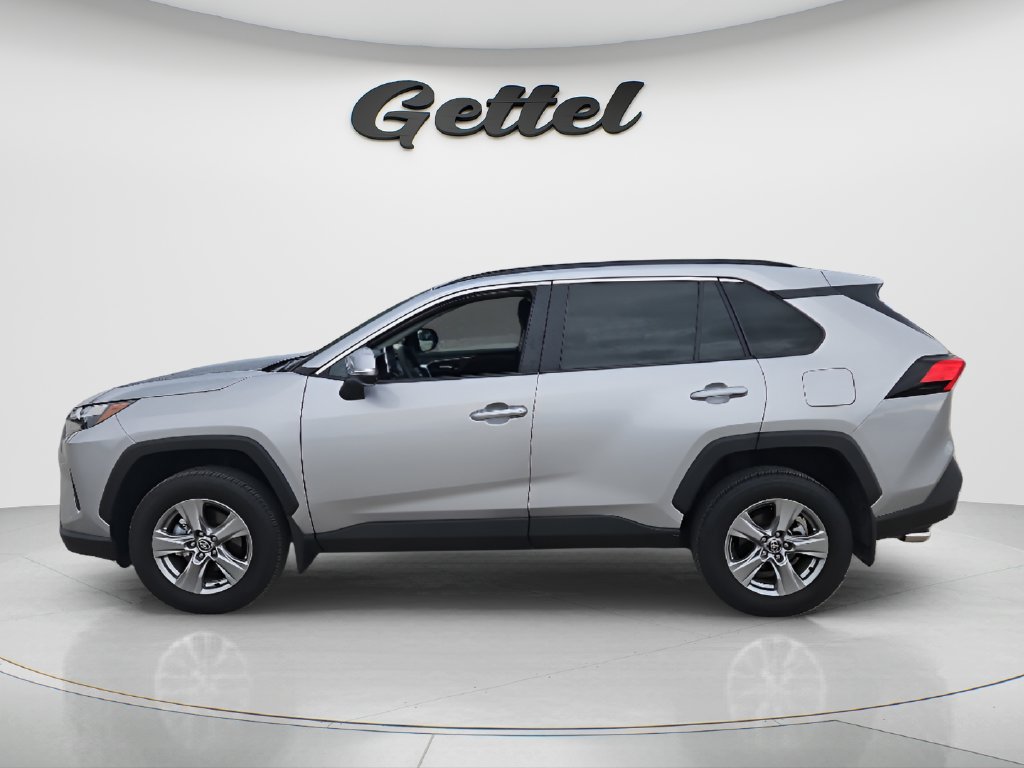Used 2025 Toyota RAV4 XLE FWD image 8