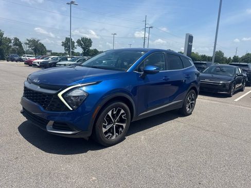 Certified 2023 Kia Sportage EX FWD image 3