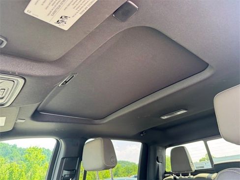 Used 2024 Chevrolet Silverado 2500 ZR2 w/ Technology Package image 16