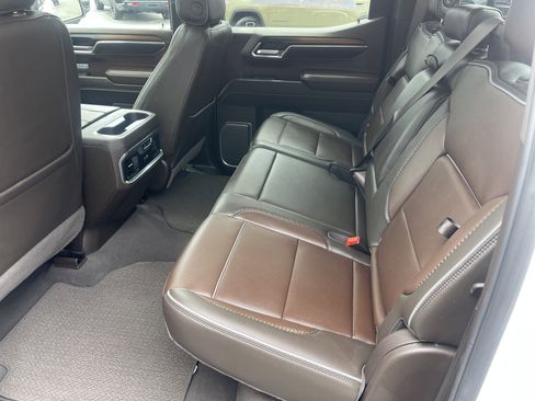 Used 2024 GMC Sierra 1500 Denali w/ Denali Reserve Package AWD/4WD image 13