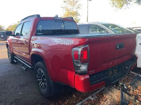 Used 2022 Toyota Tacoma TRD Sport w/ Technology Package image 5