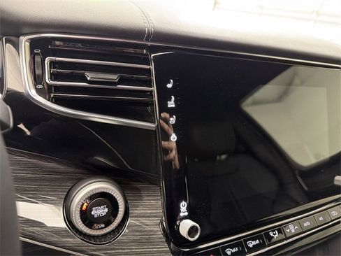 Used 2022 Jeep Wagoneer Series III w/ Premium Group I image 31