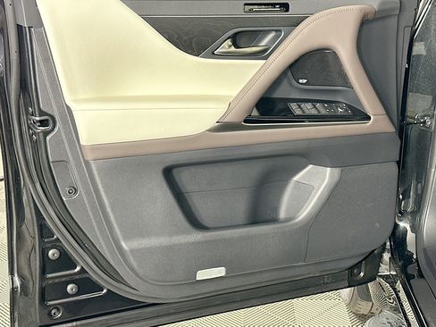 New 2026 Lexus LX 600 4WD w/ Luxury Package image 19