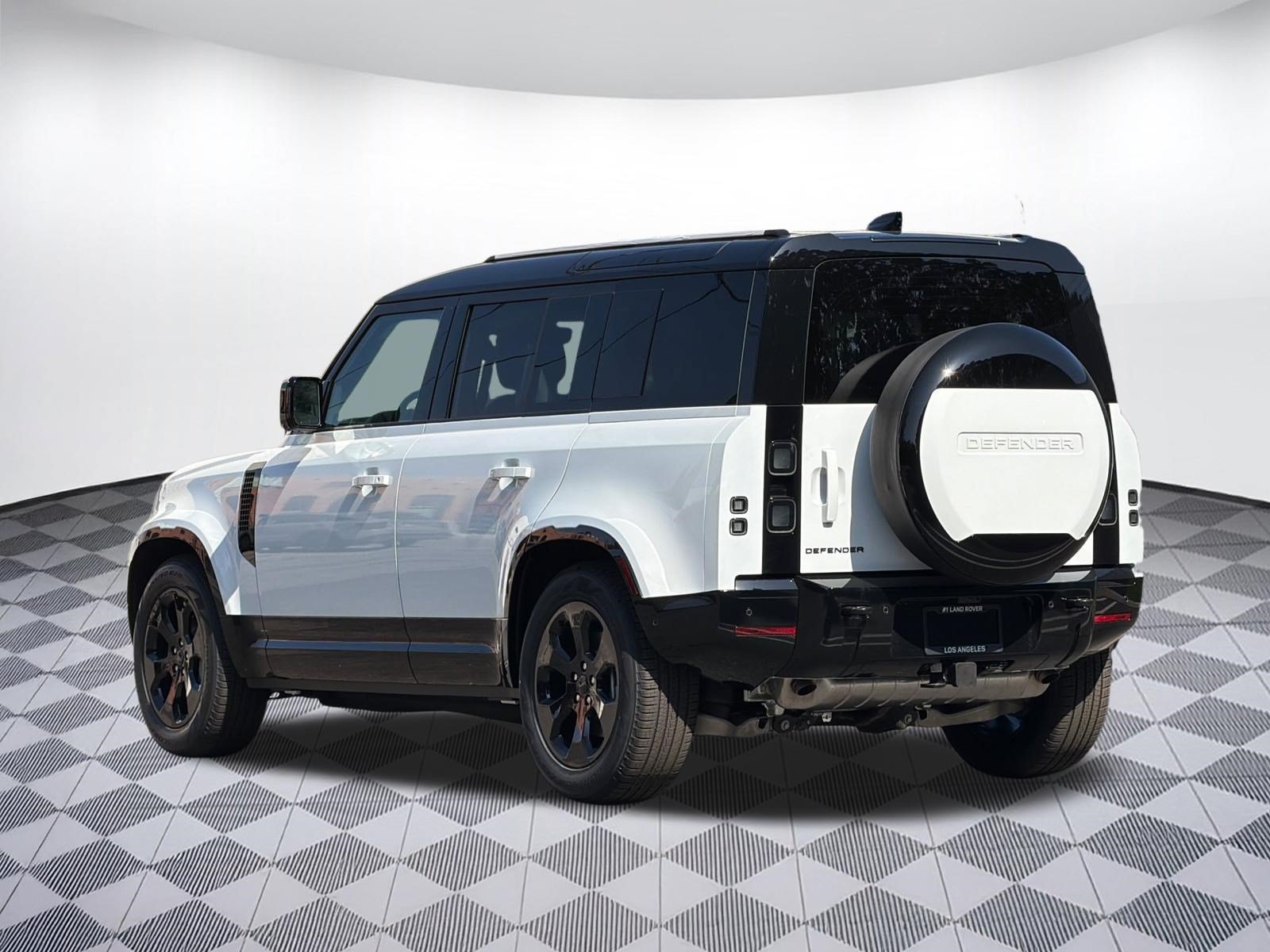 New 2026 Land Rover Defender 110 X-Dynamic SE AWD/4WD image 3
