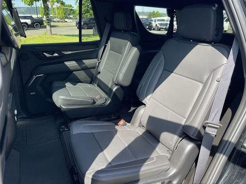 Used 2024 GMC Yukon Denali w/ Advanced Technology Package AWD/4WD image 26