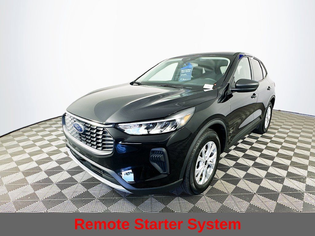 Used 2025 Ford Escape Active w/ Cold Weather Package FWD image 6
