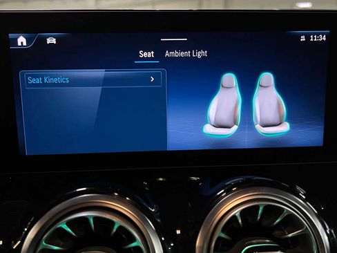 Used 2025 Mercedes-Benz GLA 250 GLA 250 image 35