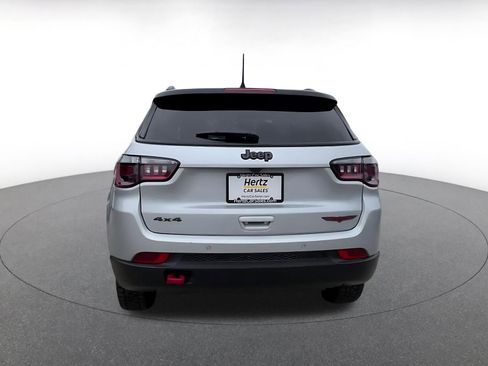 Used 2025 Jeep Compass Trailhawk AWD/4WD image 12
