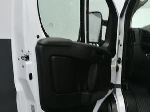 Used 2025 RAM ProMaster 2500 w/ Convenience Group image 13
