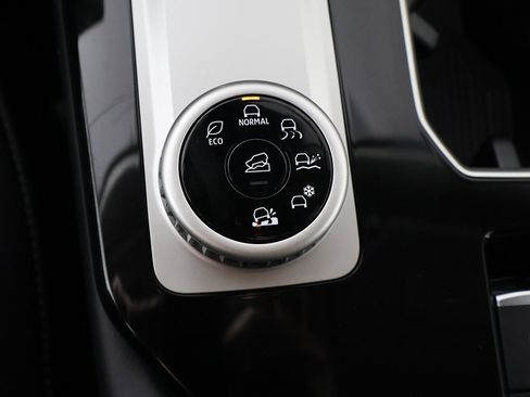 New 2025 Mitsubishi Outlander SE image 53