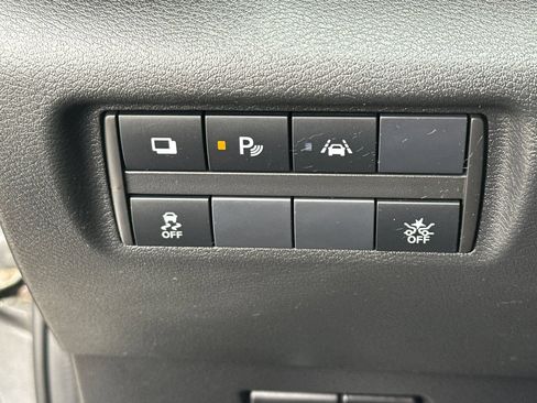 Used 2024 Nissan Versa S FWD image 29