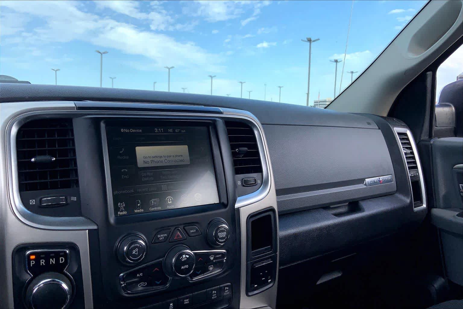 Used 2017 RAM 1500 SLT RWD image 35