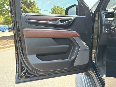 Used 2023 GMC Yukon Denali Ultimate AWD/4WD image 22