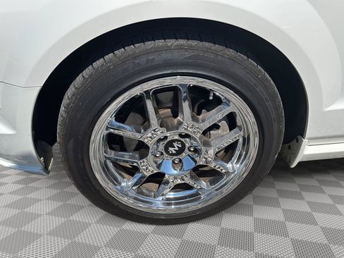Used 2008 Ford Mustang GT RWD image 10
