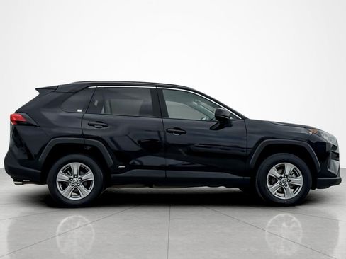 Certified 2022 Toyota RAV4 LE AWD/4WD image 6