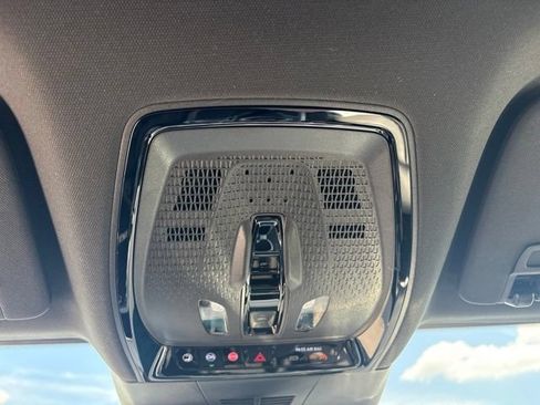 Certified 2024 Cadillac Lyriq Luxury AWD/4WD image 5