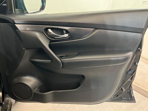 Used 2018 Nissan Rogue S AWD/4WD image 23