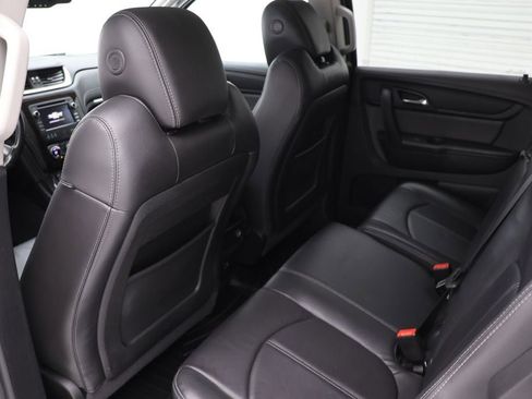 Used 2017 Chevrolet Traverse LT image 10