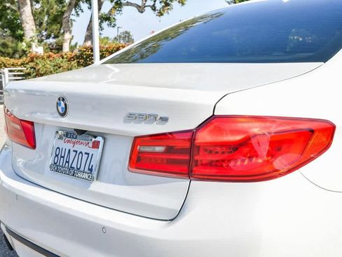 Used 2019 BMW 530e w/ Convenience Package image 9