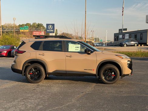 New 2026 Nissan Rogue Rock Creek image 8