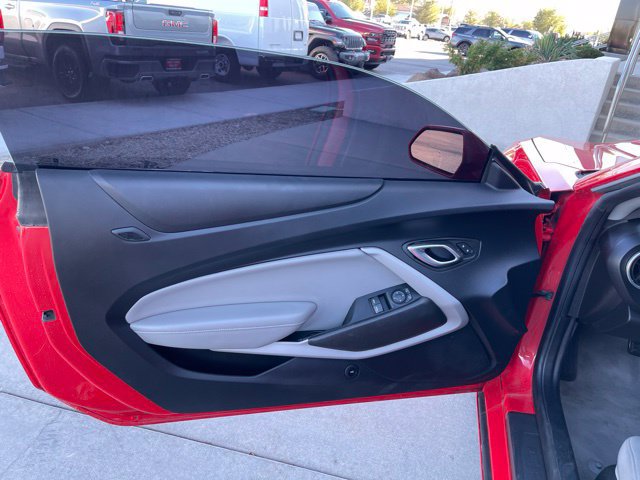 Used 2022 Chevrolet Camaro LT RWD image 13