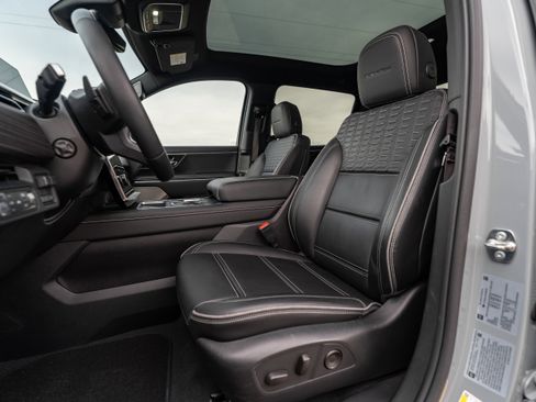 Used 2024 GMC Sierra EV Denali image 20