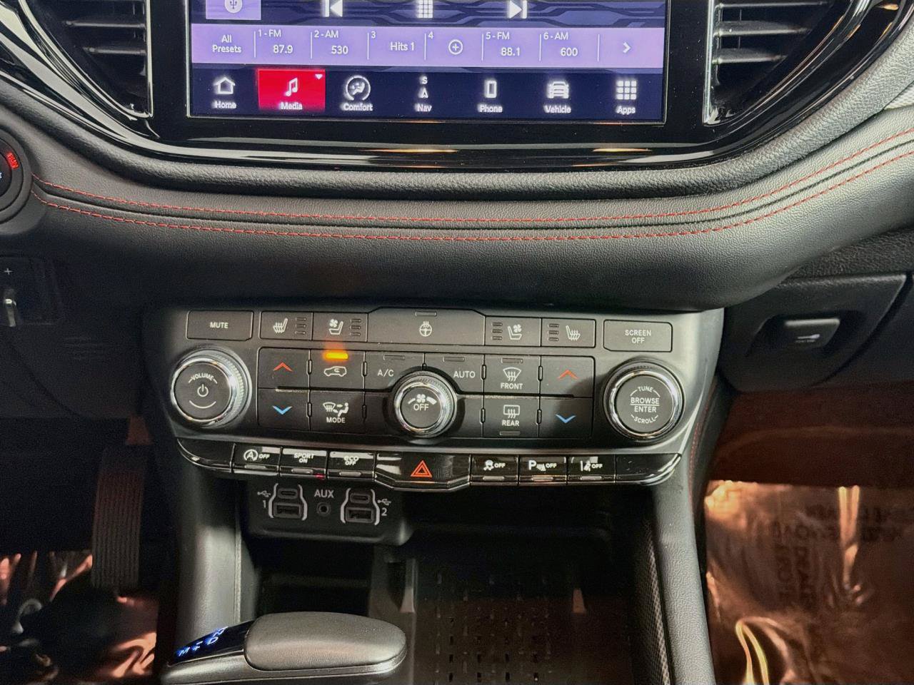 Used 2025 Dodge Durango GT AWD/4WD image 16
