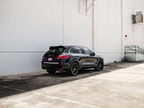 Used 2014 Porsche Cayenne S AWD/4WD image 48