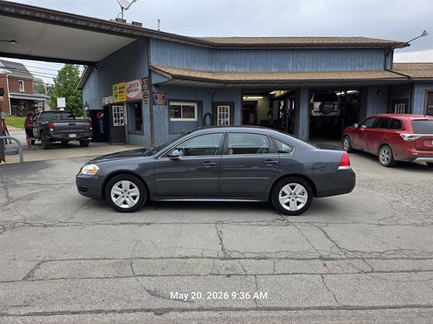 Used 2011 Chevrolet Impala LS FWD image 4