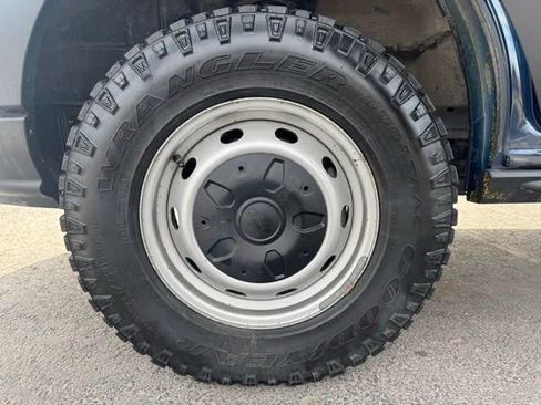 Used 2018 Ford Transit 250 130 Low Roof image 10