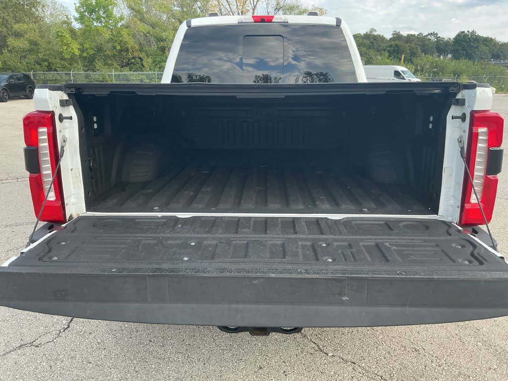 Used 2024 Ford F250 Lariat w/ Black Appearance Package AWD/4WD image 9