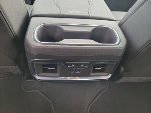 New 2026 GMC Sierra 1500 SLT image 12