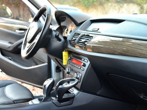 Used 2014 BMW X1 sDrive28i image 11