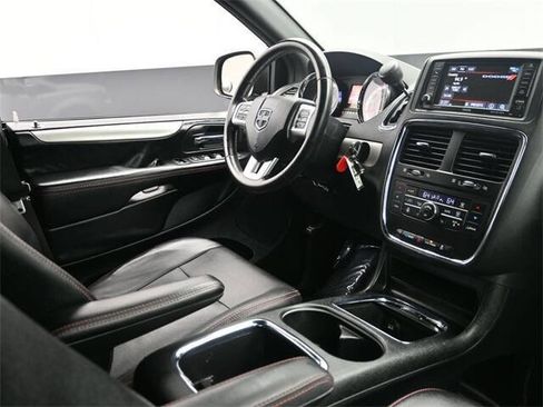 Used 2019 Dodge Grand Caravan GT image 22