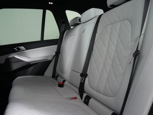 Used 2025 BMW X5 xDrive50e w/ Premium Package image 15