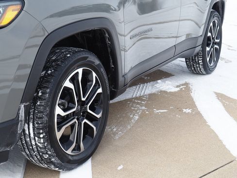 Used 2022 Jeep Compass Limited image 10