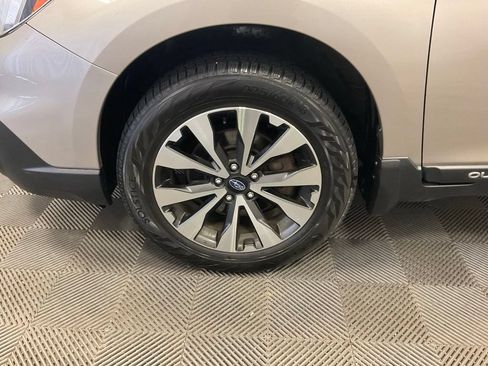 Used 2016 Subaru Outback 2.5i Limited AWD/4WD image 16