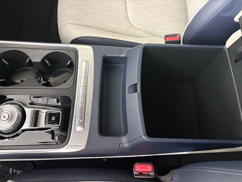 New 2026 Kia Carnival EX FWD image 32